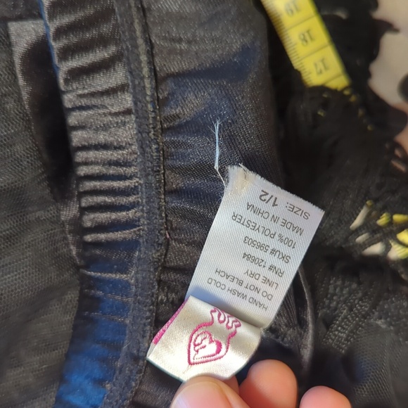 Torrid 1/2 fringe petticoat black mesh - Picture 5 of 5